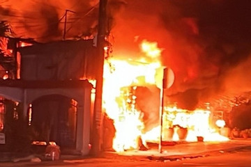 Cháy gần 500m2 nhà xưởng của công ty nhựa ở TP.HCM, 1 người tử vong
