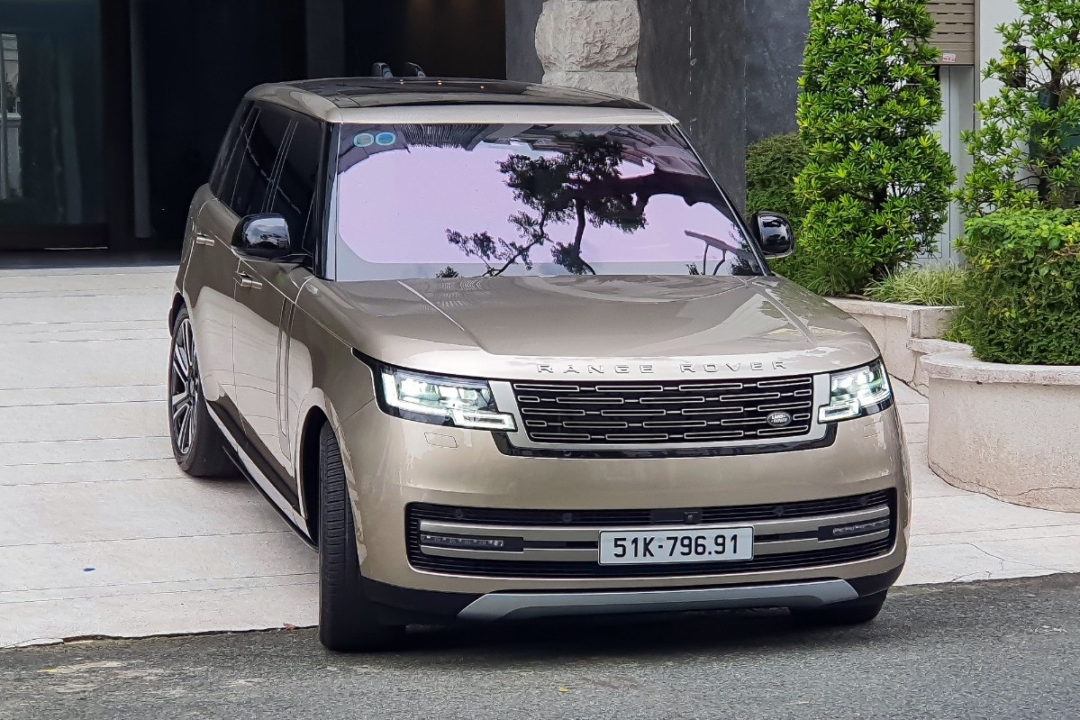 Cường Đô la bỏ hơn 10 tỷ đồng tậu Range Rover thế hệ mới tặng vợ