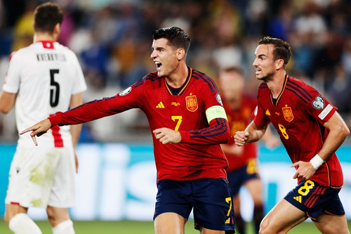 Morata lập hat-trick, Tây Ban Nha đại thắng 7-1