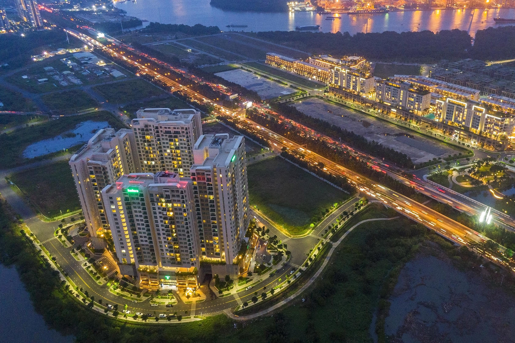 Ngân hàng bán hầm gửi xe chung cư, mở bán nghìn căn hộ giá 16 triệu đồng/m2