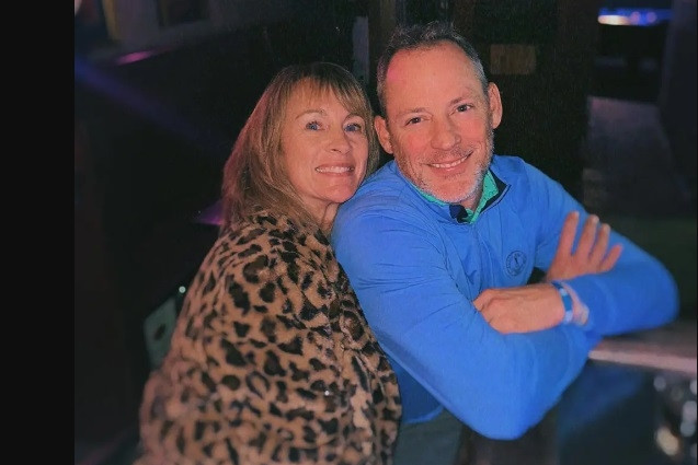 Bố mẹ chia tay 10 năm, con gái làm điều bất ngờ khiến ai cũng xúc động