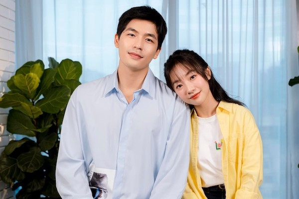 Diễn viên hot nhất phim VTV: Cặp hơn nhau 20 tuổi, người kém bạn diễn 31cm