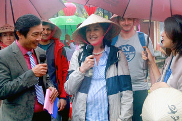 Phố cổ Hội An, chợ Hàn Đà Nẵng đông nghịt khách quốc tế dịp Tết Dương lịch
