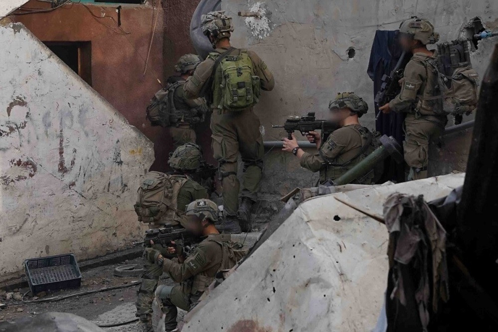 Israel công bố tổn thất quân nhân, Anh tính tấn công lực lượng Houthi