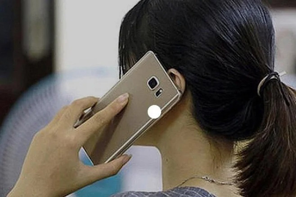 Người phụ nữ ở Hà Nội trình báo bị kẻ giả danh công an lừa gần 800 triệu