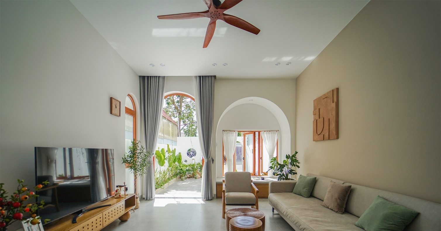 View - Nhà 2 tầng ấn tượng với những ‘đường cong’, chi phí hoàn thiện 2 tỷ đồng