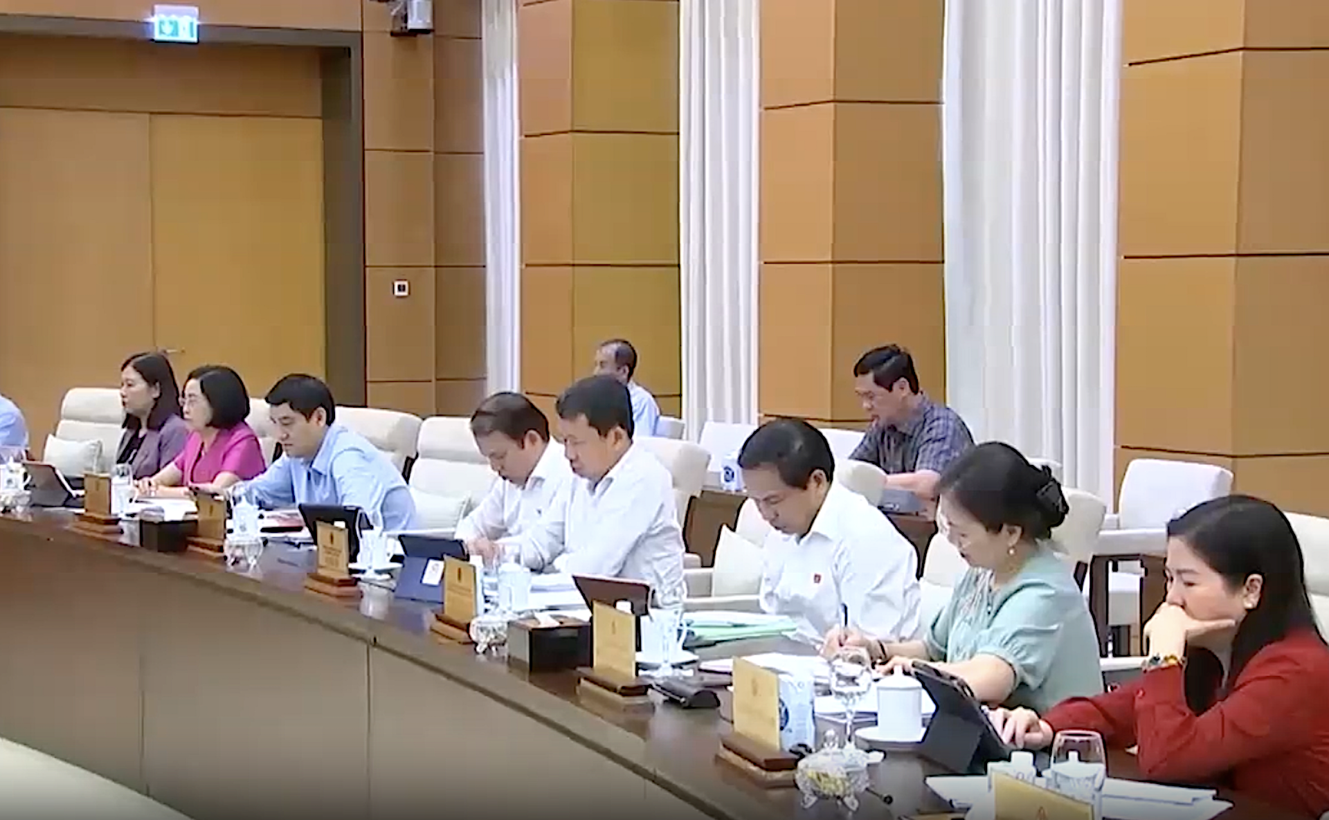 Báo cáo giám sát cần trả lời được “vì sao chậm, vì sao vướng mắc, điểm nghẽn ở đâu, tháo gỡ thế nào?