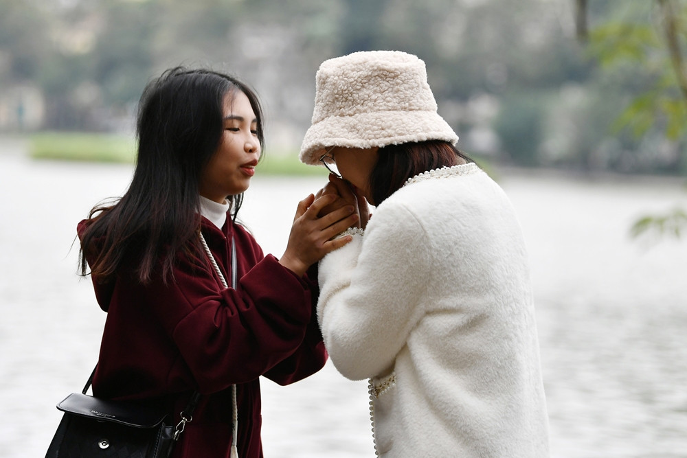 Thời tiết Hà Nội 3 ngày tới: Giữa tuần chuyển mưa rét, hạ liền 7 độ