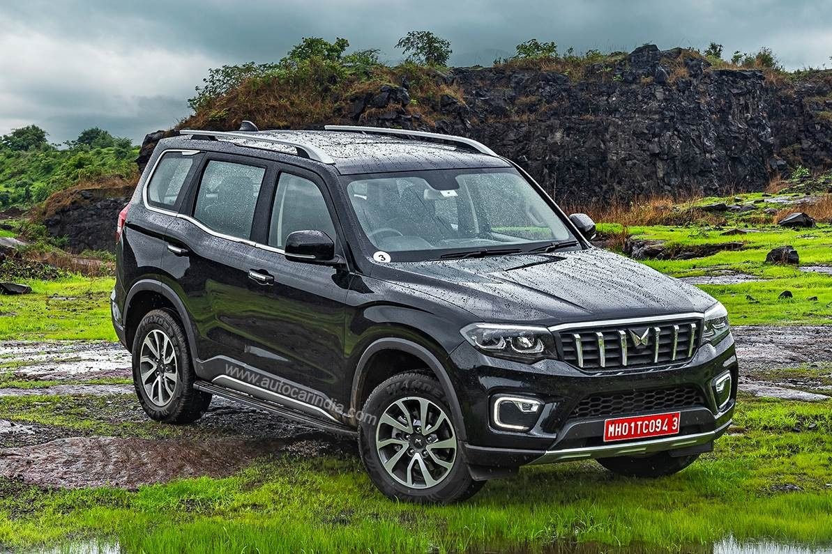 Xe SUV đang chạy hơn 100km/h bất ngờ gãy càng, rơi bánh dù hãng vừa bảo dưỡng