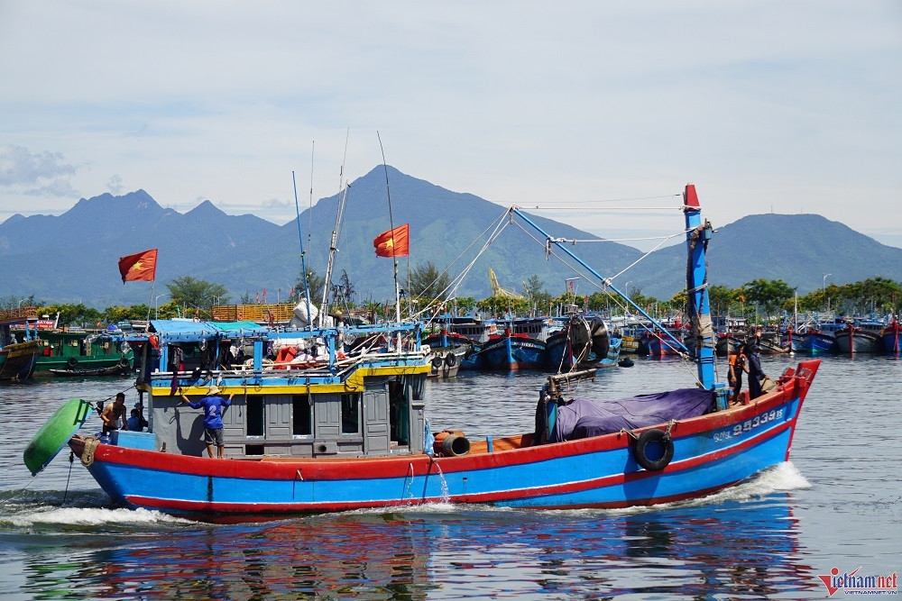 Làm điểm tựa vững chắc cho ngư dân yên tâm vươn khơi, bám biển