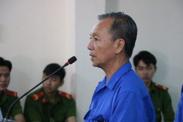 Nguyên Giám đốc Sở NN&PTNT Bà Rịa - Vũng Tàu cùng 12 bị cáo hầu tòa
