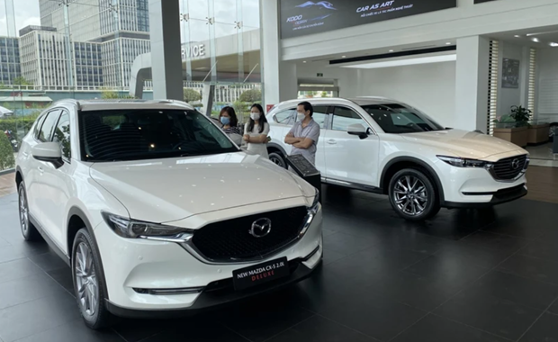 VN auto sales plunge despite registration fee cut by half