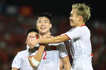 Danh sách tuyển Việt Nam dự Asian Cup: Duy Mạnh 'nước rút' thành công