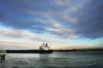 Iran bắt giữ một tàu chở dầu để trả đũa Mỹ