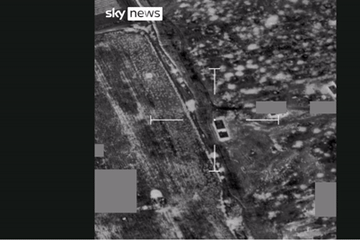 Khoảnh khắc máy bay Anh oanh tạc mục tiêu của Houthi tại Yemen