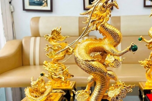 24k gold-plated dragon figurines among favourite Tet gifts