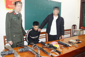 Bắt 2 đối tượng buôn ma túy cùng nhiều vũ khí nóng ở Nghệ An