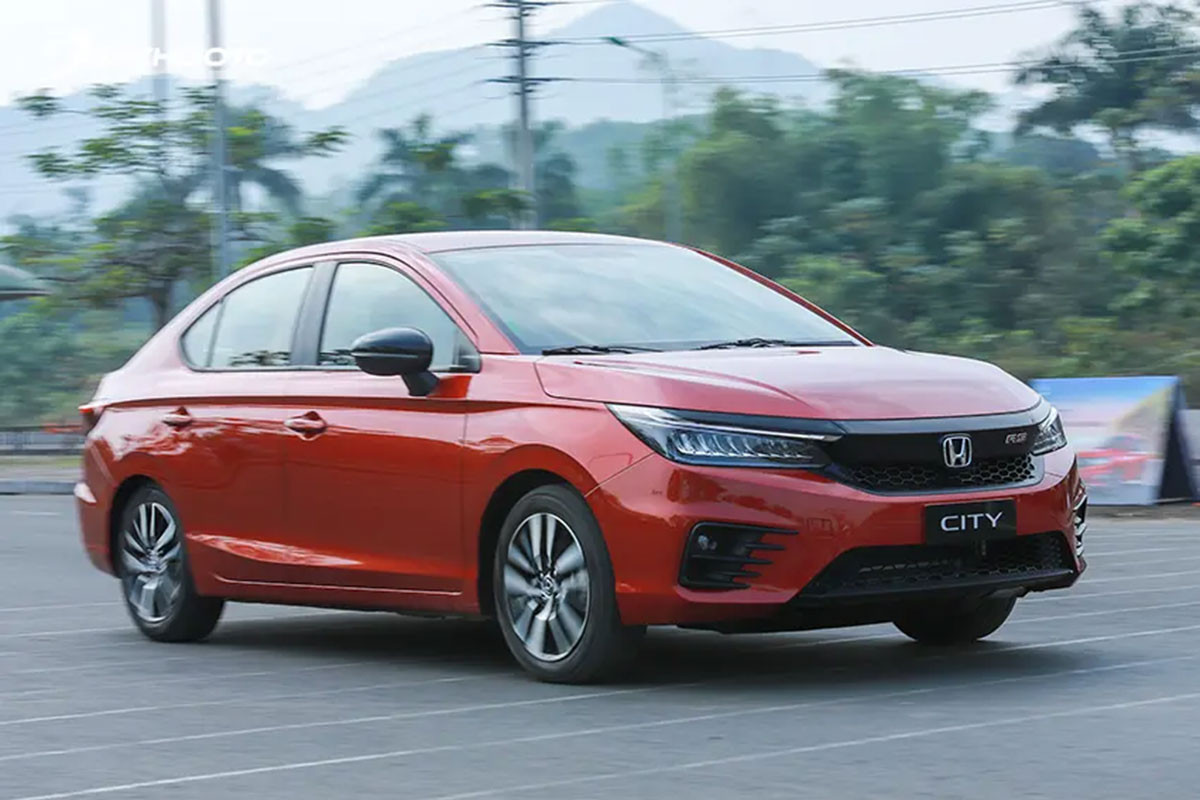 View - Top 5 xe sedan giá rẻ bán chạy tháng 12/2023: Vượt Accent, Vios mất ngôi vương