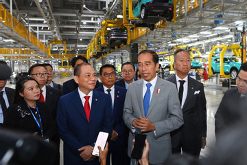 Tổng thống Indonesia thăm Tổ hợp Nhà máy VinFast