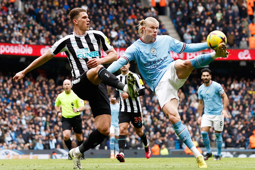 Trực tiếp bóng đá Newcastle vs Man City: Chuyến đi bão táp