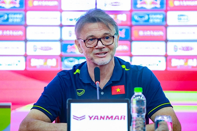 Tuyển Việt Nam: HLV Troussier lên gân đấu Nhật Bản, học trò... khổ