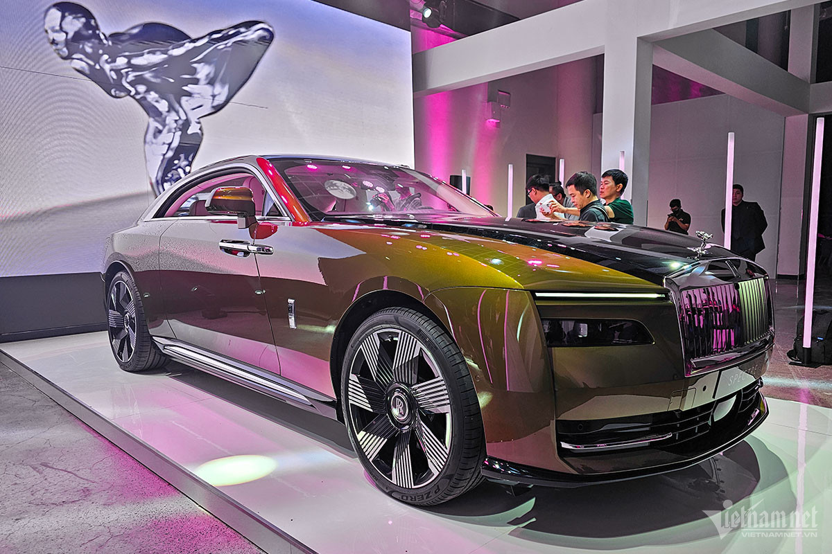 W-rolls-royce-spectre-vietnamnet-7-1.jpg