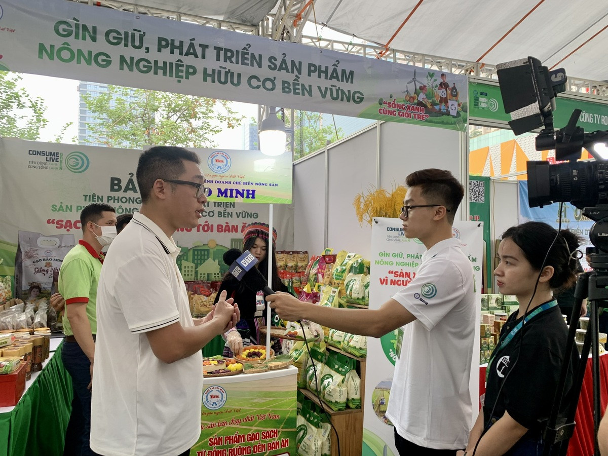 2 bai chinh sach 1.jpg