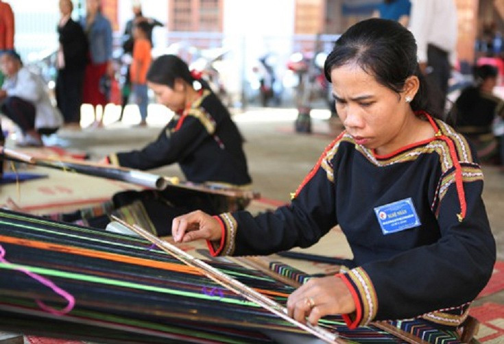 can huong di dung cho nghe truyen thong tai dak lak.jpg