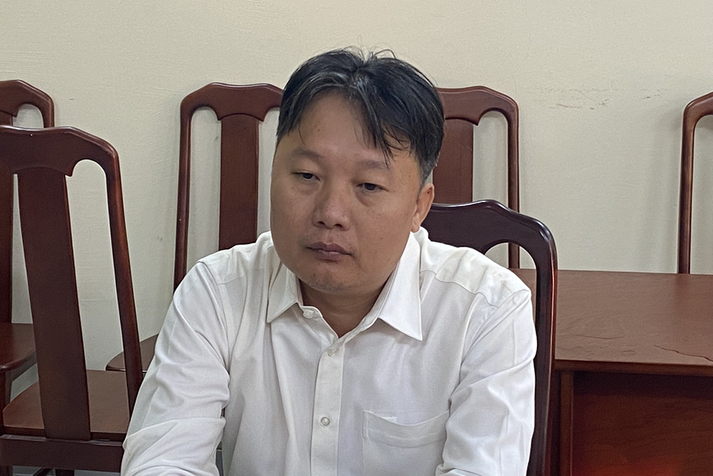 Bắt 1 cán bộ hải quan TP.HCM liên quan vụ buôn lậu 1.200 container hàng hóa