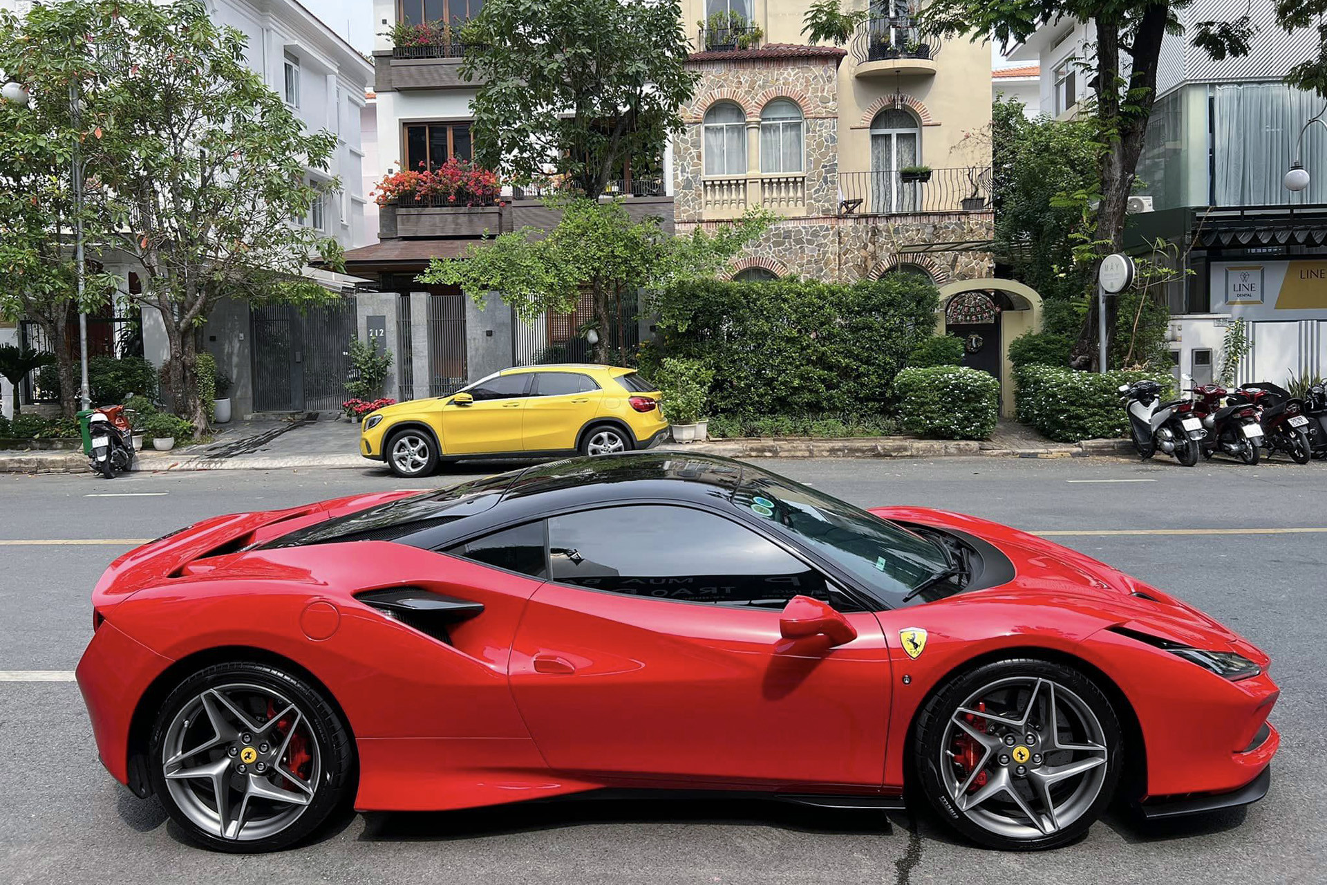 ferrari f8 cu 6.jpg