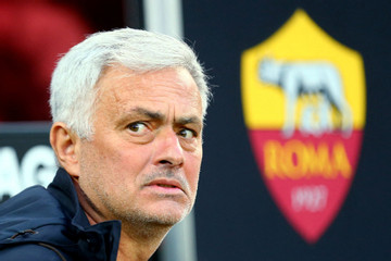 AS Roma bất ngờ sa thải Jose Mourinho