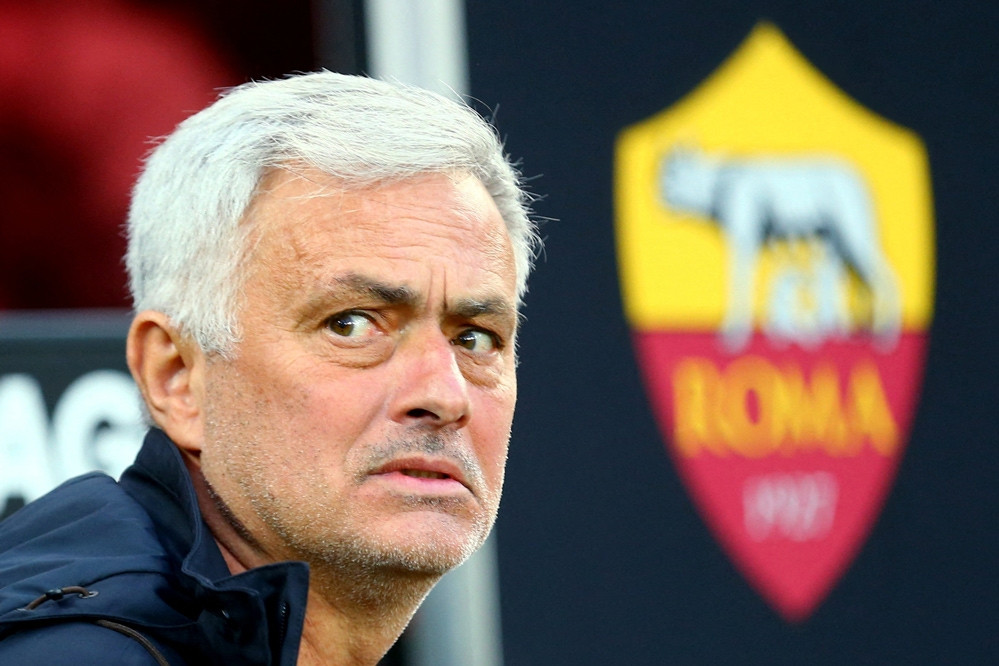 AS Roma bất ngờ sa thải Jose Mourinho