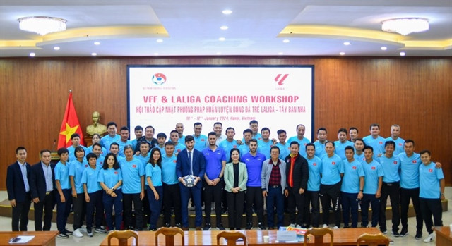 La Liga experts instruct, updated training methods for Vietnamese coaches