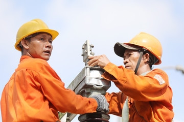Bản tin kinh tế 17/1: Xây dựng cơ chế giá điện; 'chiêu trò' của DN Tây Ban Nha