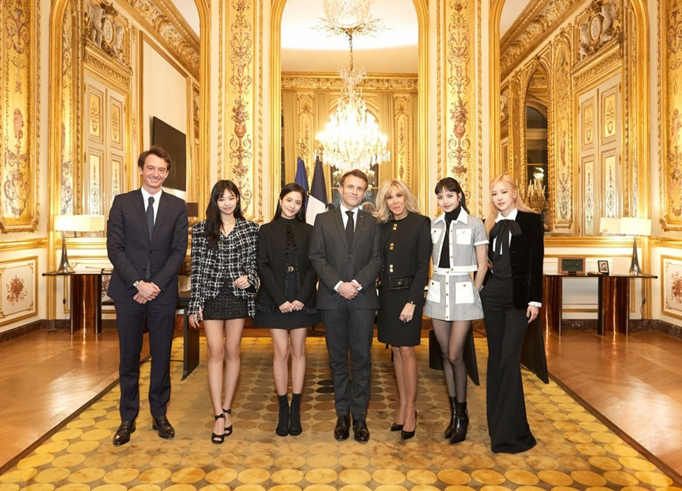 boc gia tu do hang hieu cua blackpink tai show dien tu thien o paris.jpg