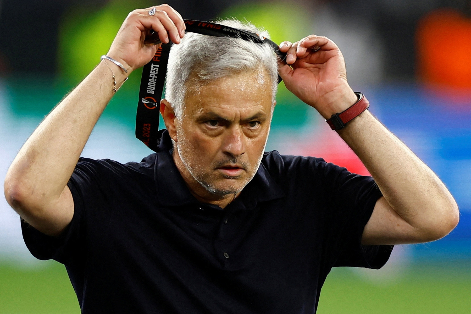 Mourinho gây choáng, nhận hơn 100 triệu USD từ việc bị sa thải