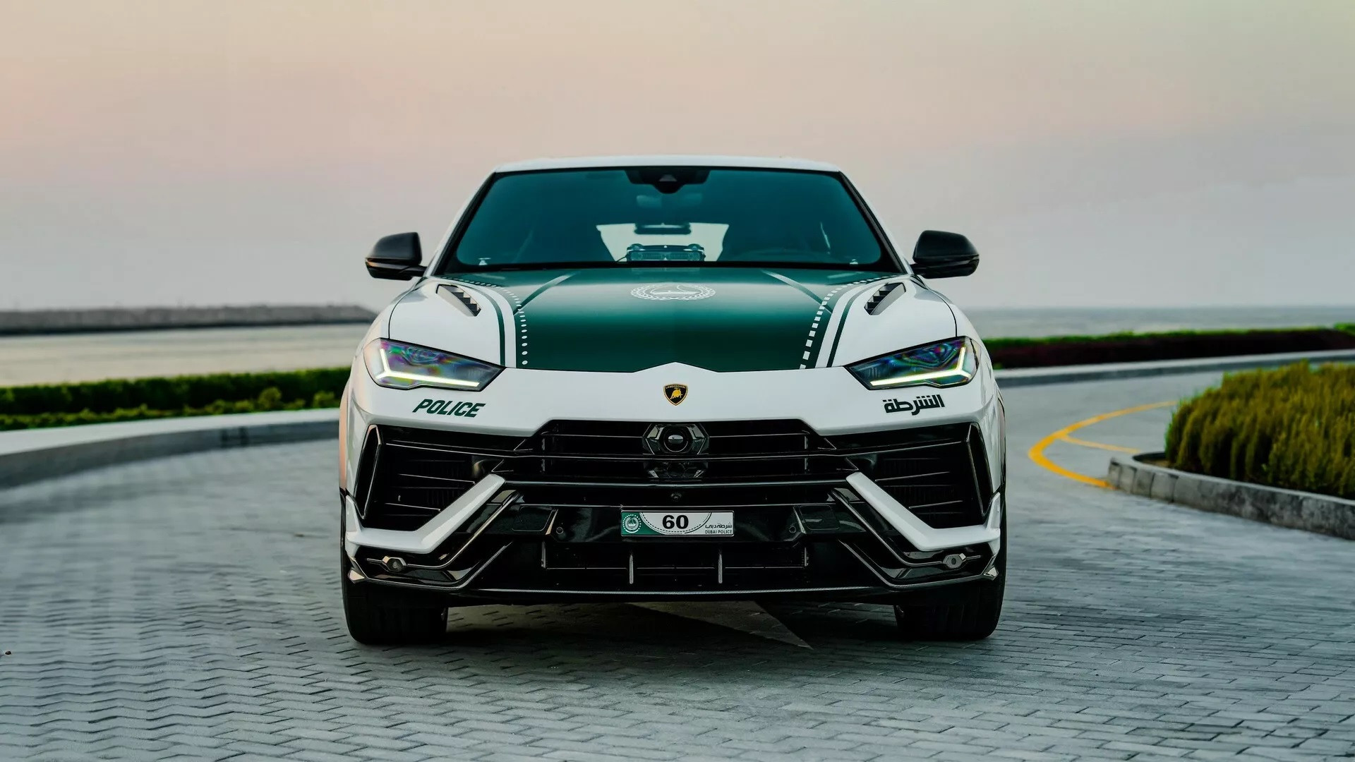 urus canh sat dubai 5.jpg