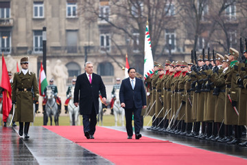 Thủ tướng Hungary Viktor Orban chủ trì lễ đón Thủ tướng Phạm Minh Chính