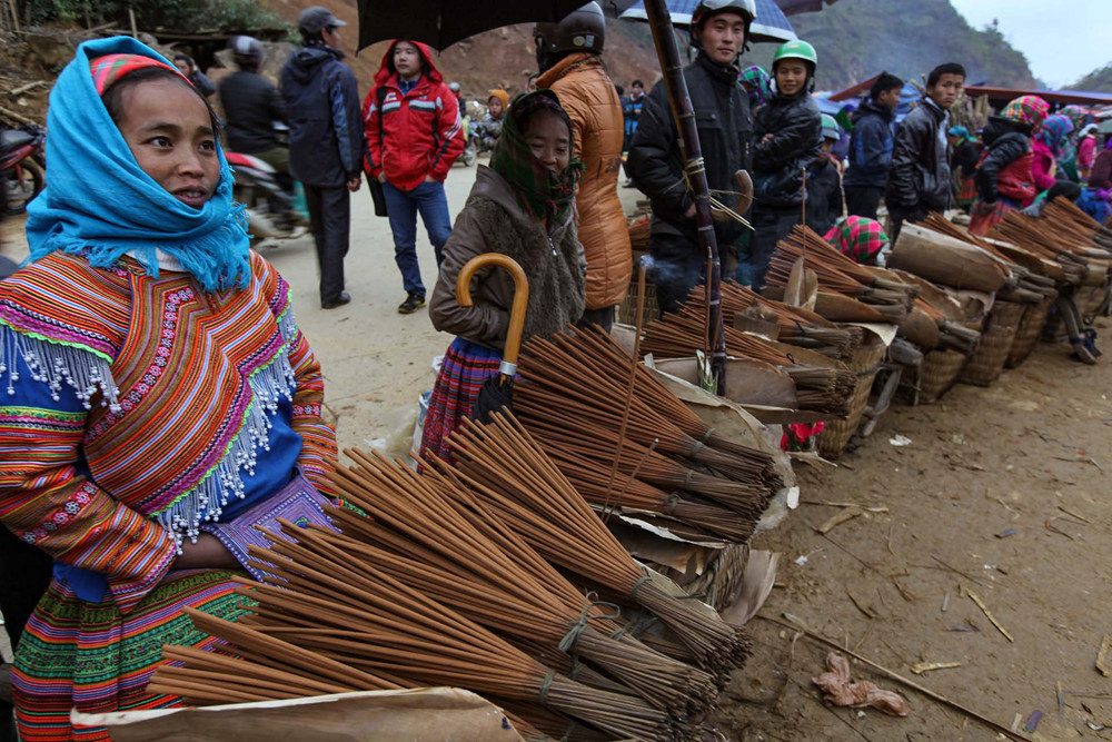 dan toc mien nui.jpg