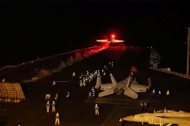 Mỹ tấn công vào hàng loạt tên lửa chuẩn bị phóng của Houthi