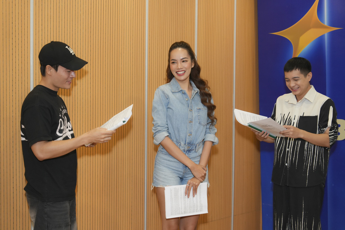 nguoi dep tap kich cung cam ly le khanh huu dang vo tan phat duy khuong 1.jpg