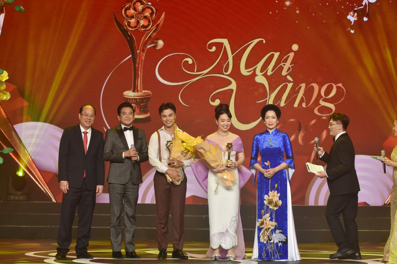 batch ddnam nu dien vien san khau duoc yeu thich nhat.jpg