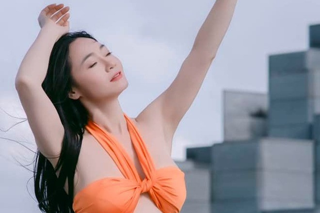 Loạt ảnh gợi cảm hiếm thấy của diễn viên Quách Thu Phương tuổi U50
