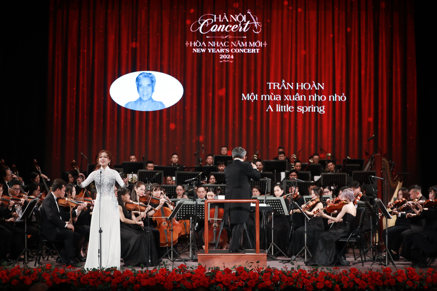 6 ca si khanh ngoc the hien tac pham mot mua xuan nho nho.jpg