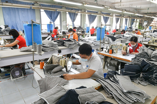 Cạnh tranh gay gắt, ngành dệt may Việt Nam ứng phó linh hoạt cho mục tiêu 2024