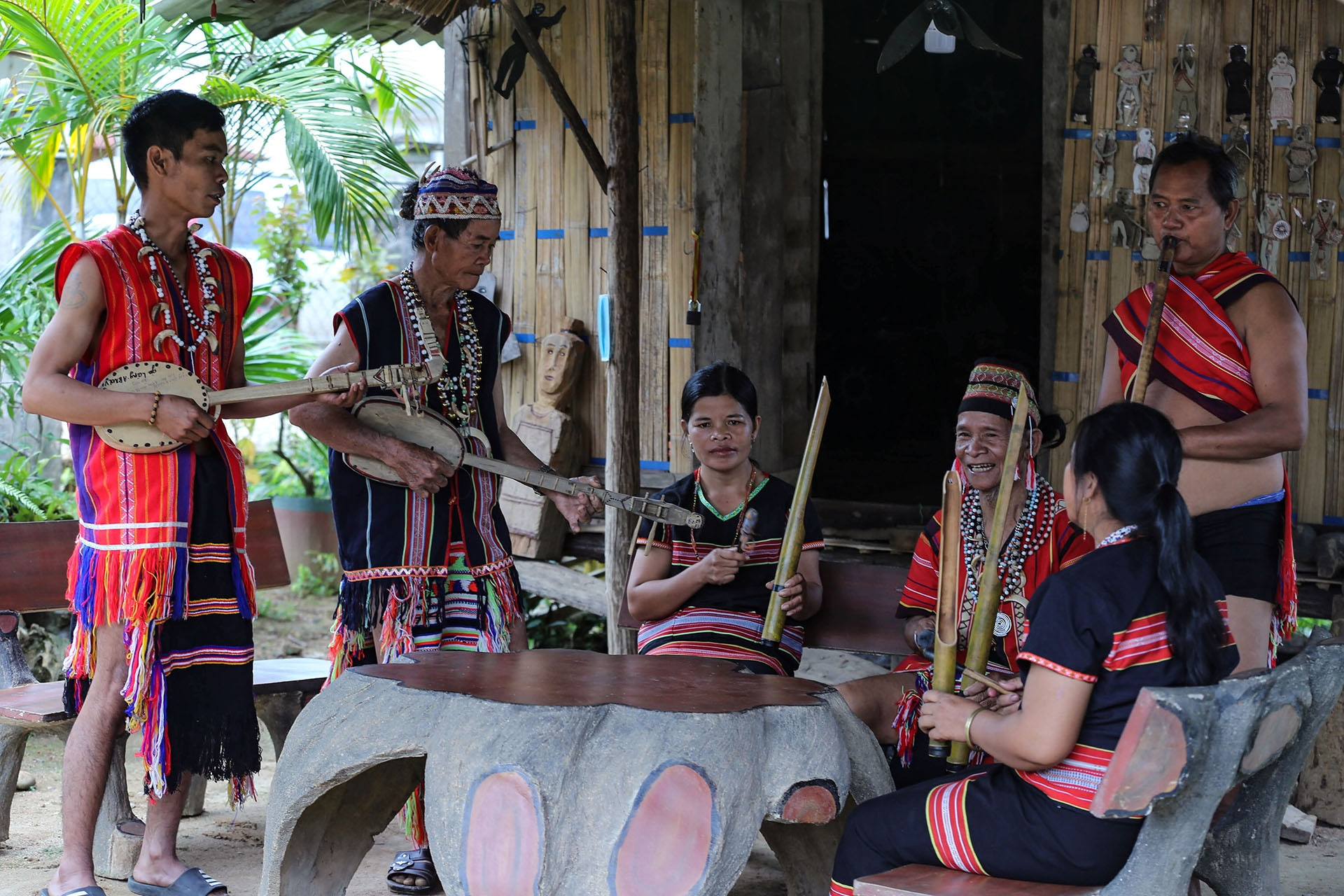 Đắk Nông chăm lo sức khỏe, vệ sinh môi trường cho người dân nông thôn