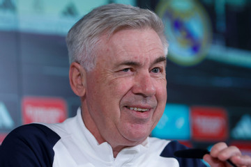 HLV Ancelotti: Real Madrid không mua trung vệ mới