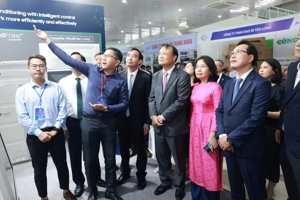 View - Phát triển nhà máy thông minh ở Đà Nẵng và cam kết mạnh mẽ của Samsung Việt Nam