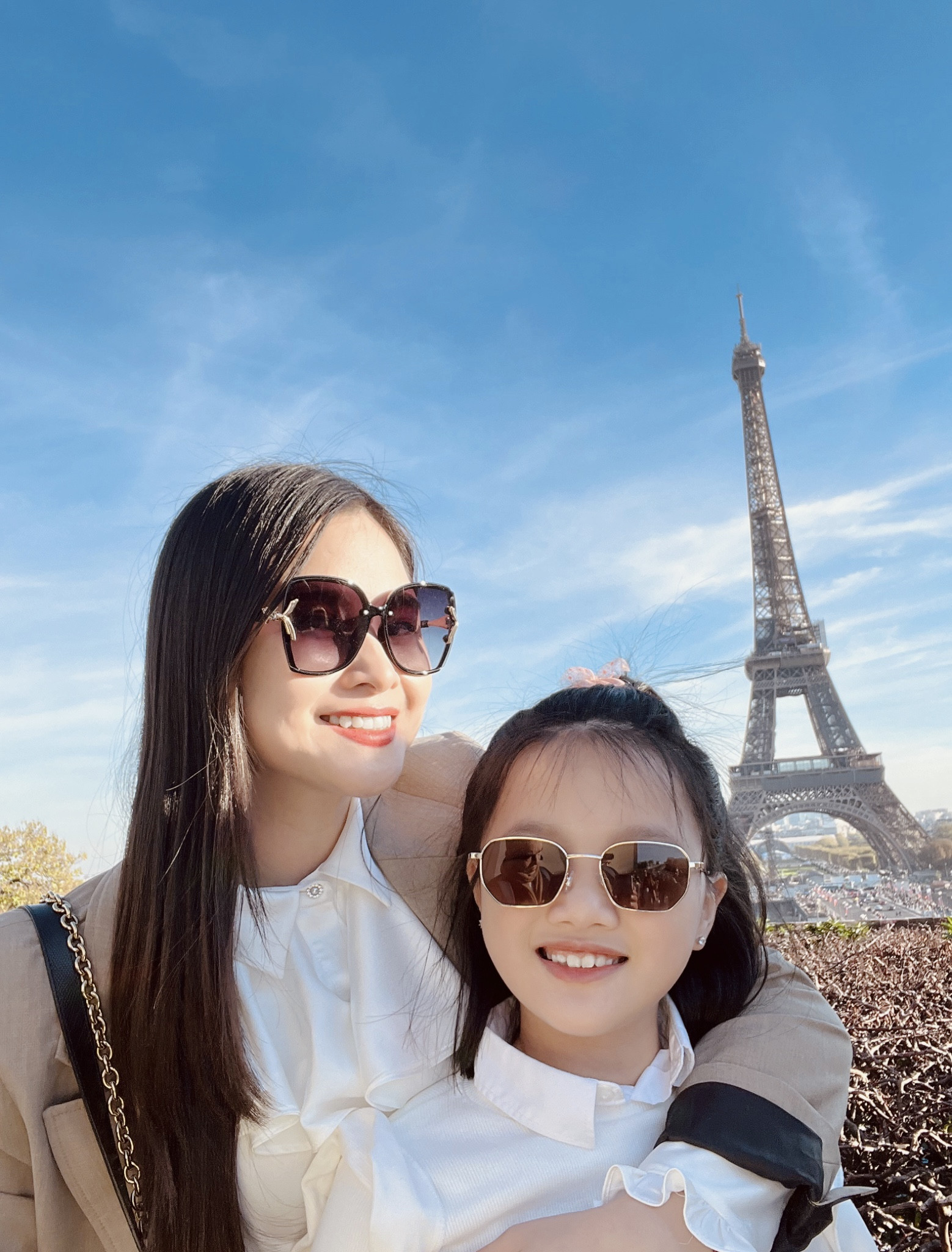 thap eiffel phap.jpg