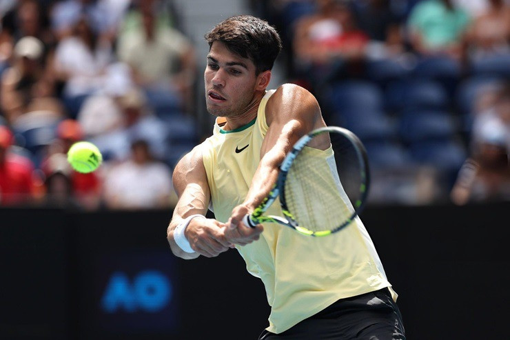 Alcaraz lần đầu vào vòng 4 Australian Open